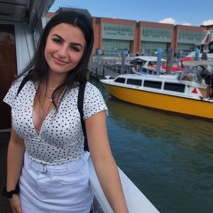 Meet your Posher, Elisa